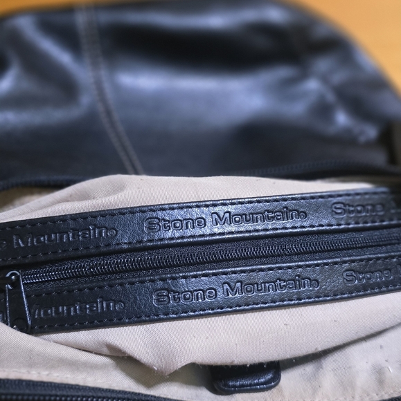 Stone Mountain Black Leather Crossbody Shoulder Bag - Picture 6 of 9